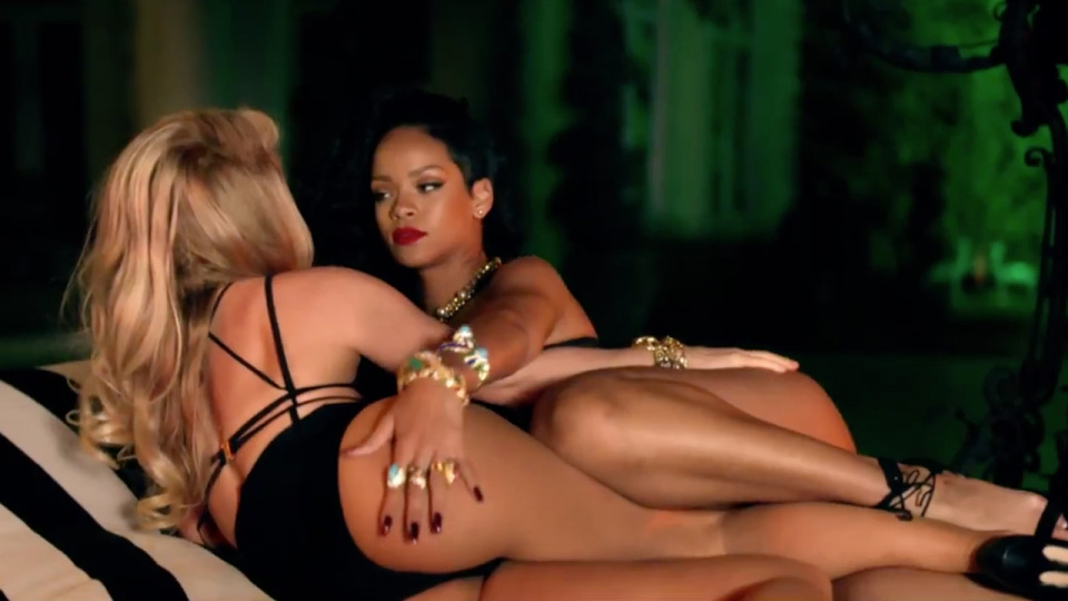 fesses shakira rihanna