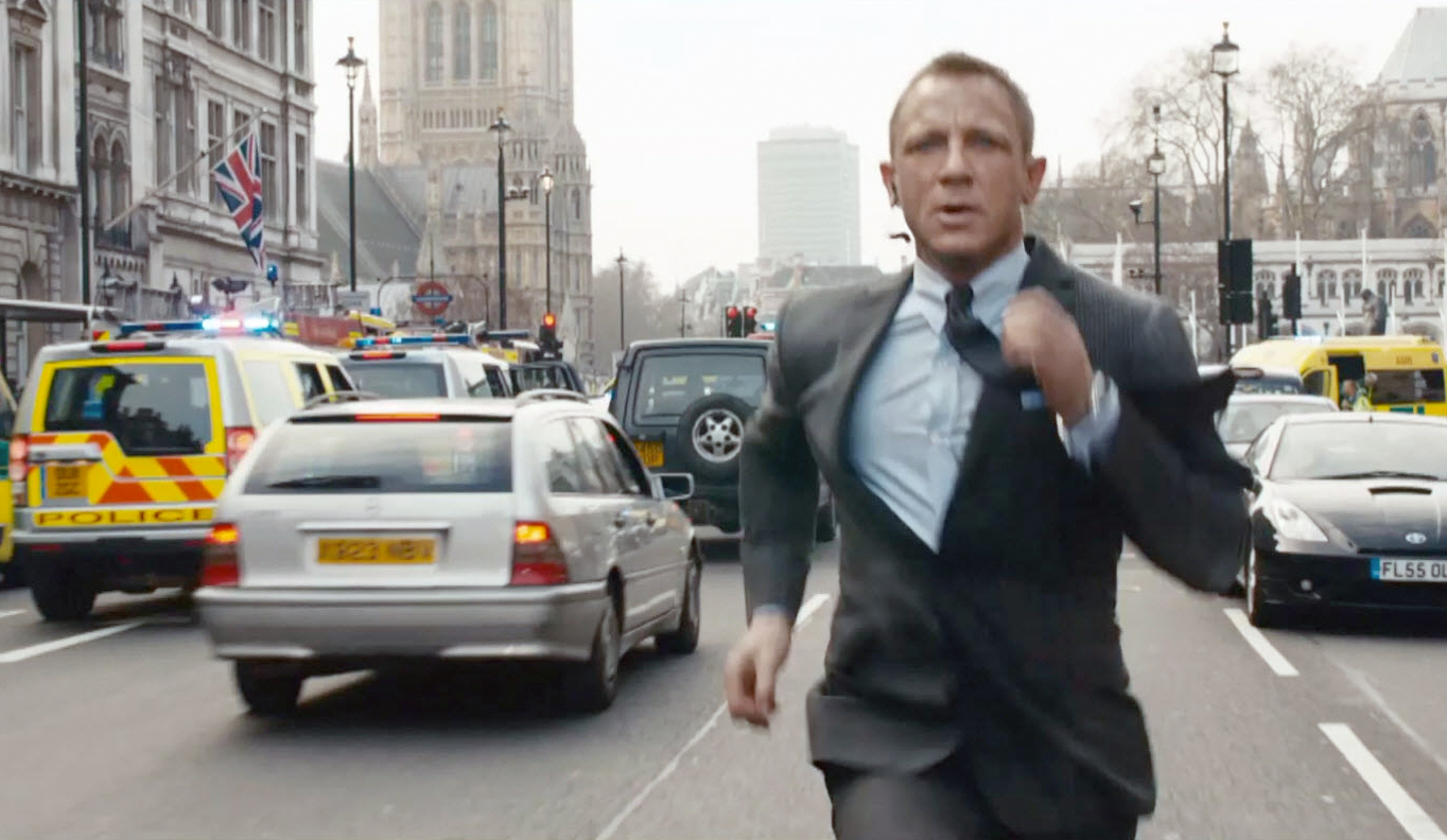 james-bond-running-skyfall