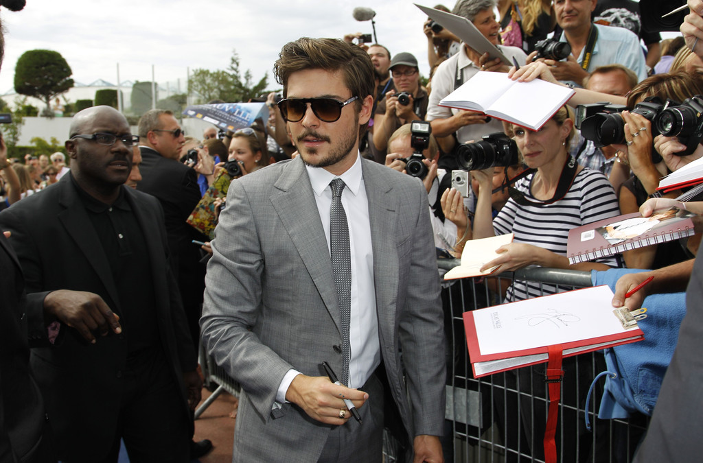 zac-efron-a-deauville-10282401zxrak