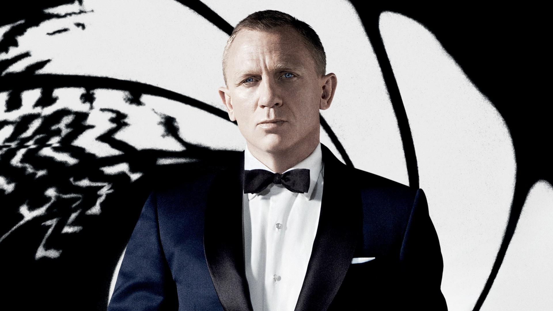 Smoking tom Ford skyfall